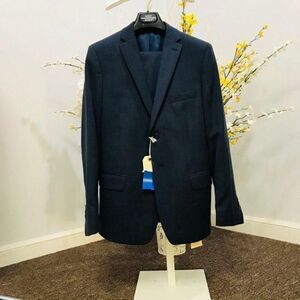 Hart Schaffner Marx wool suit, Boys size 17, EUC.